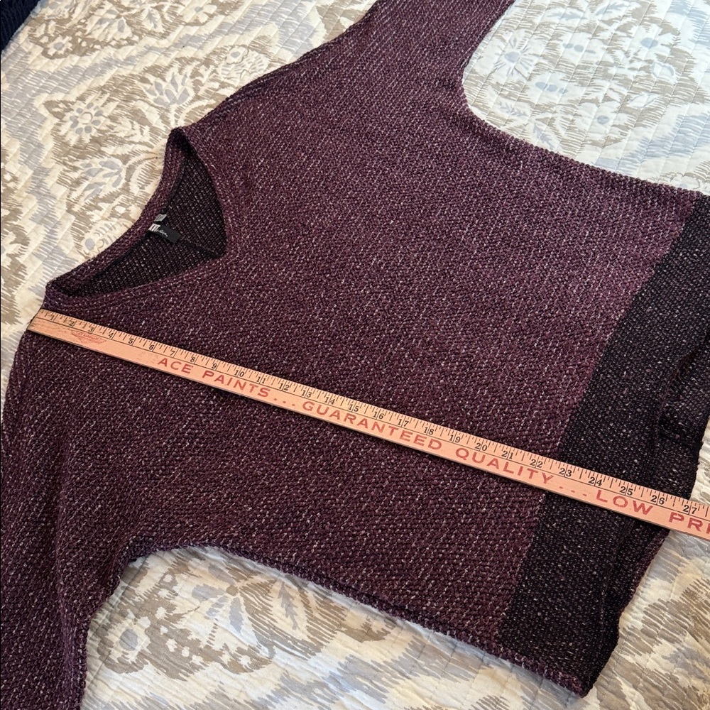 Kut from the Kloth sweater purple and black women’s size medium - Picture 7 of 9